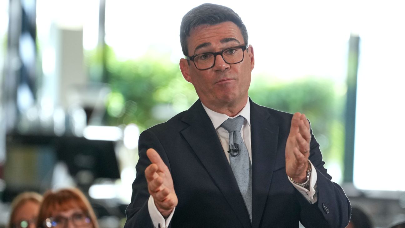英国首相伯纳姆要求国际足联主席因凡蒂诺辞职,世界杯出售计划引争议